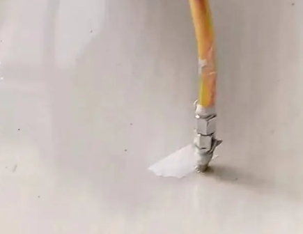 西乌珠穆沁瓷砖空鼓维修公司专业解答在瓷砖铺贴过程中，如果使用的砂料过粗（如全部使用了粗砂），可能会导致以下问题