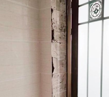 西乌珠穆沁瓷砖空鼓免砸砖维修公司分享吸水砖泡水时间不够或过长都会对瓷砖铺贴效果产生影响